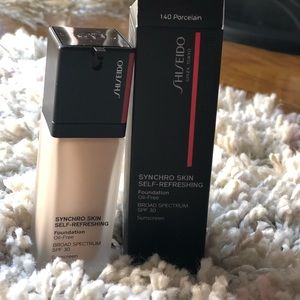 Shiseido synchro skin oil free spf 30 foundation